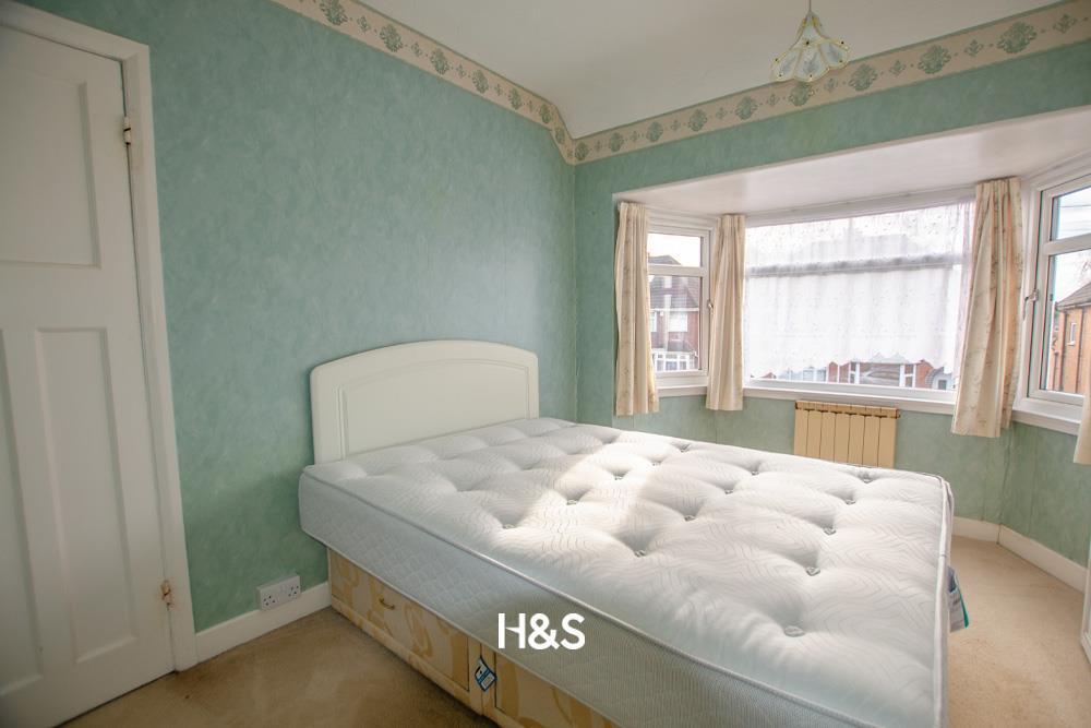29 Conway Road - bedroom 1.jpg