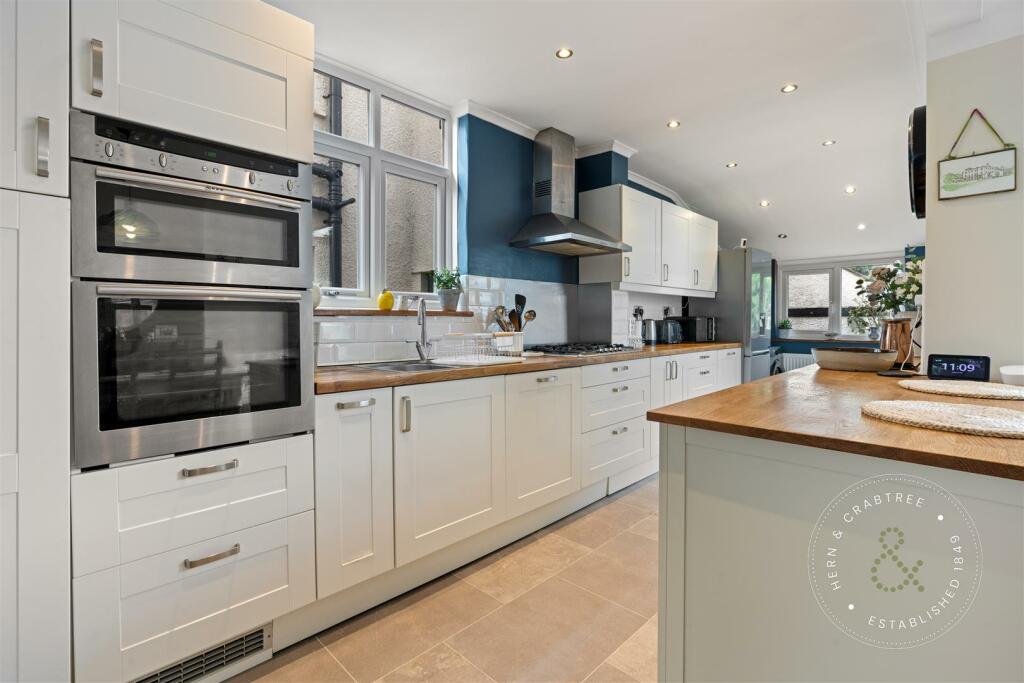 Allensbank Road, Heath, Hern Crabtree (5).jpg