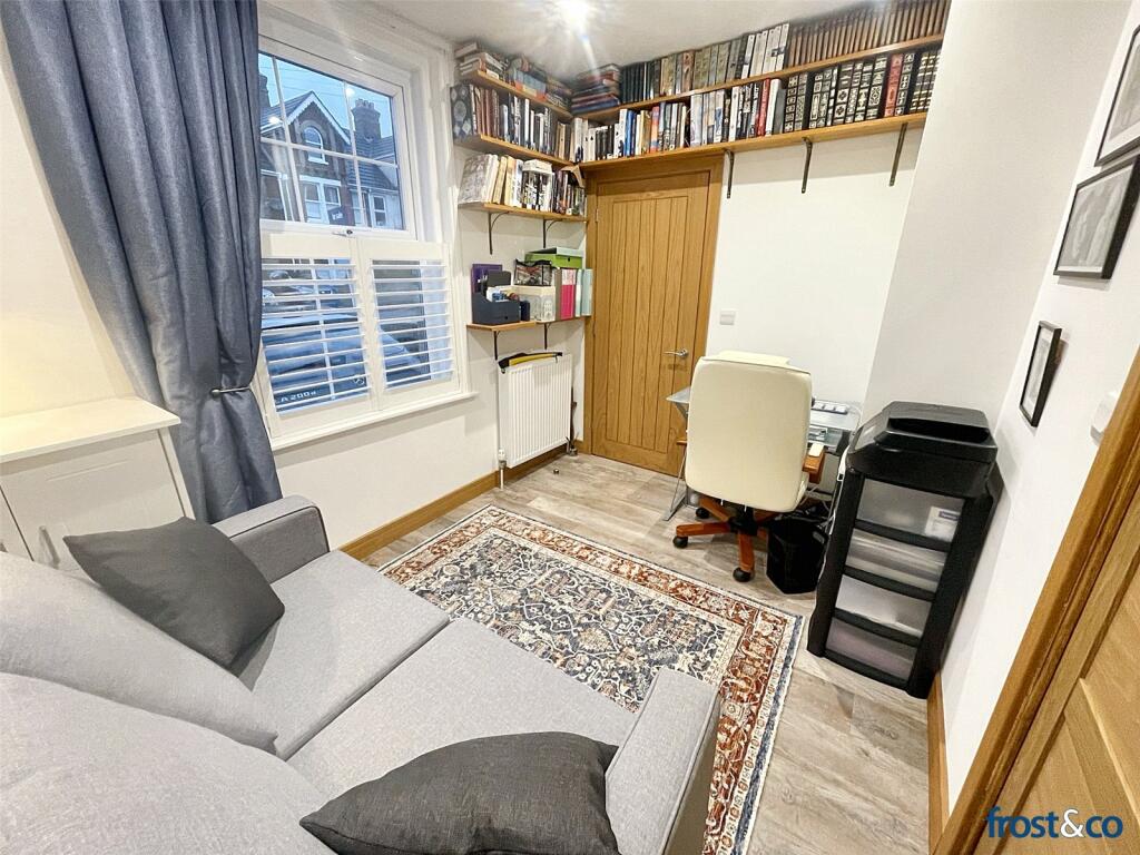 Bedroom 3/Study