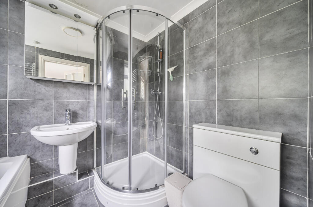 1359555-10-68d6bd...