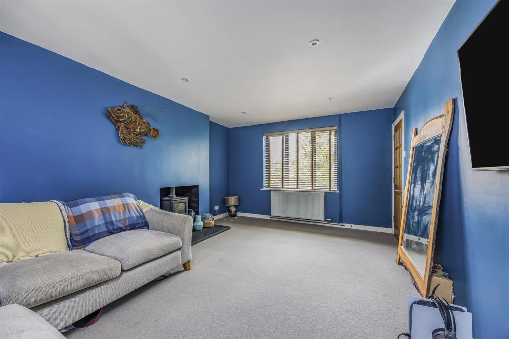 2 Firpiece, Forestside Road, Rowland¿s Castle-Port