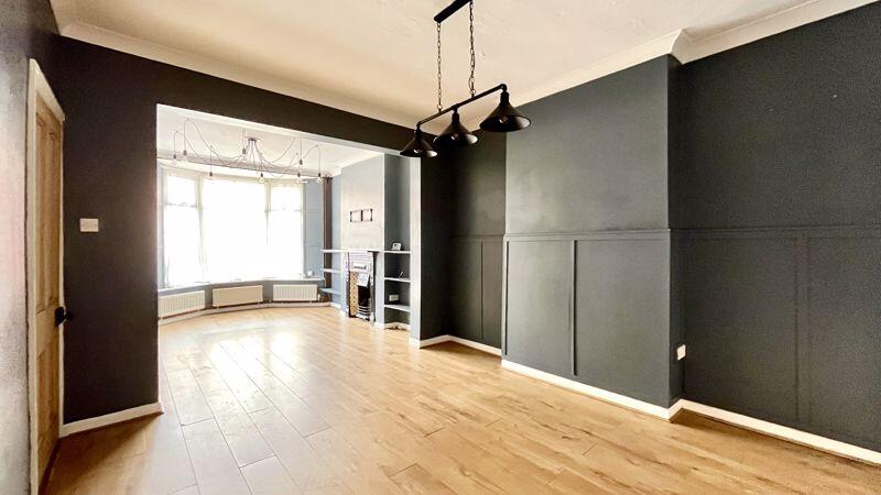 Sitting/Dining Area