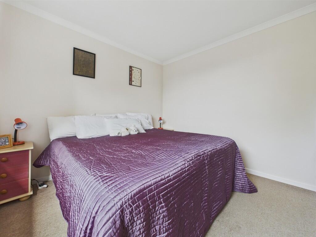 CAM04273G0-PR0129...