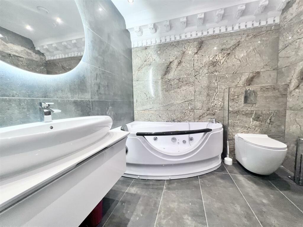Ensuite Two