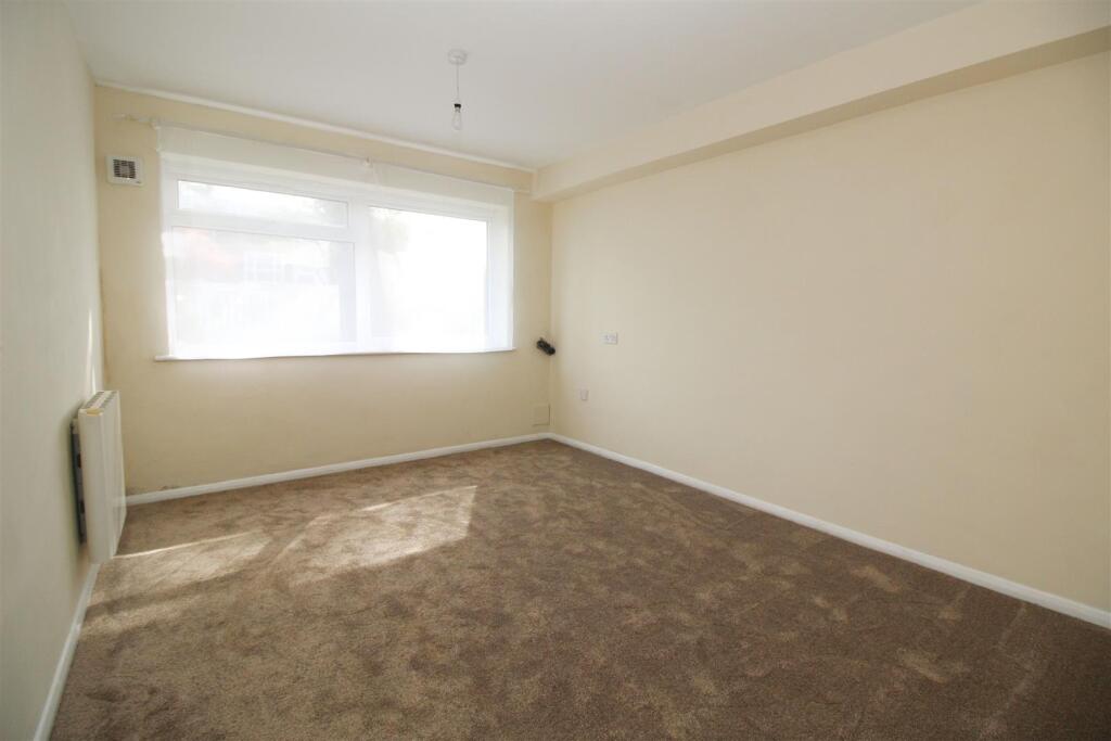 Bed 1.JPG