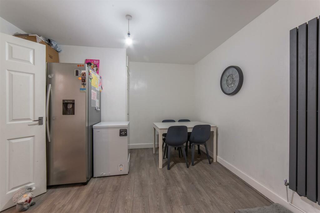 8 Kingsland Walk-14.jpg