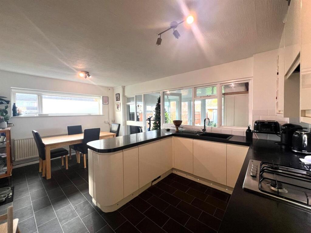 Kitchen .jpg