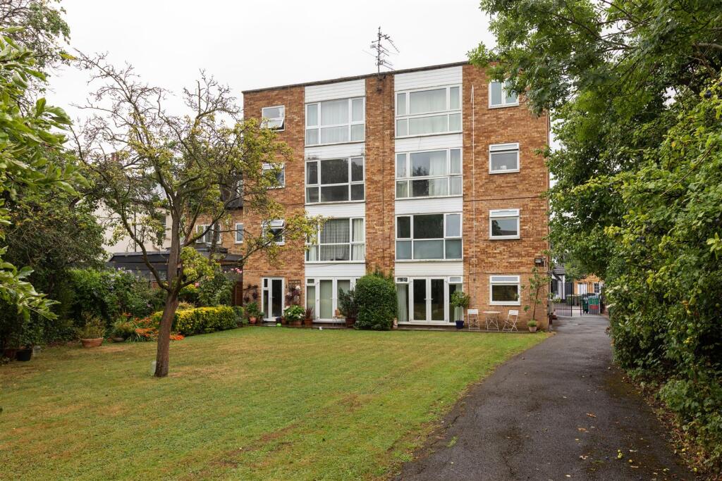 Chingford Avenue, E4
