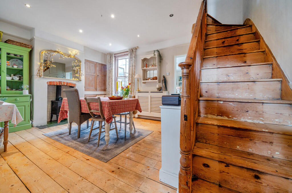 1293685-18-683835...