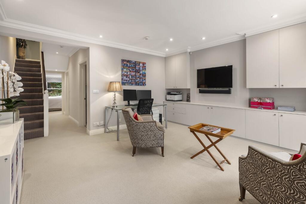 Sitting/Play Room