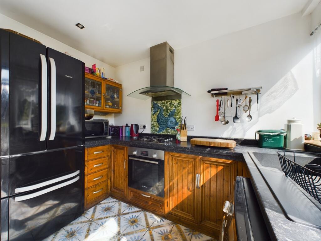 CAM02386G0-PR0085-STILL040