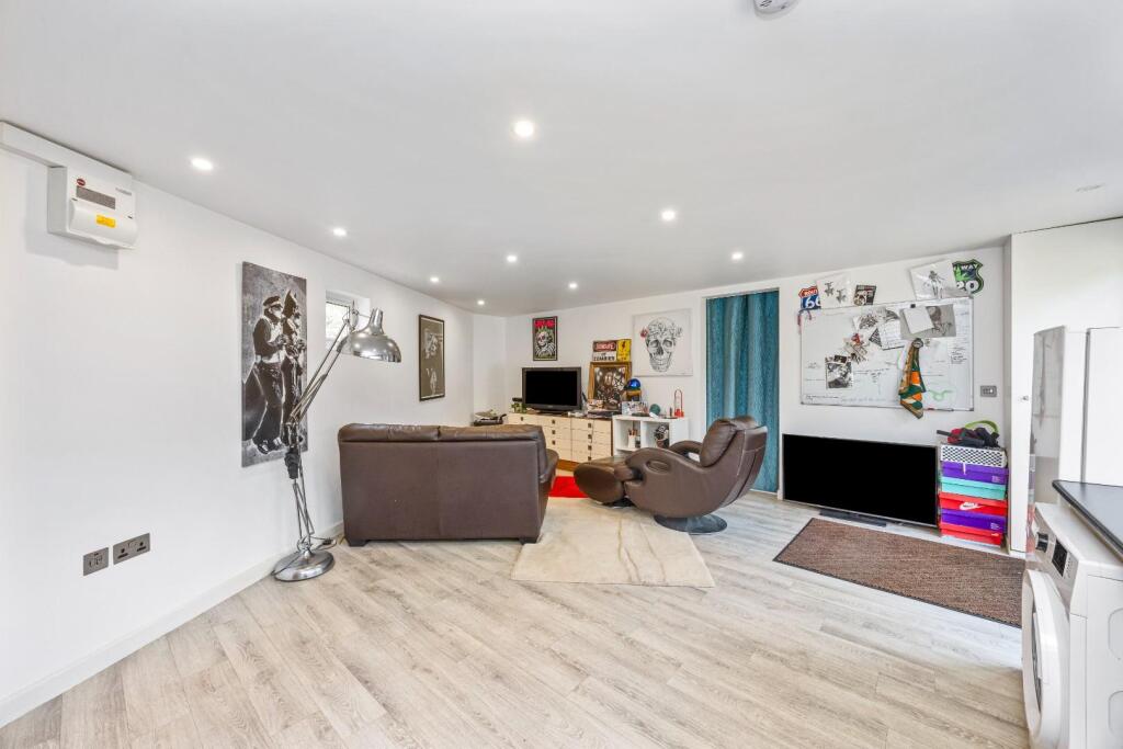 Benett Drive, 16_025.JPG