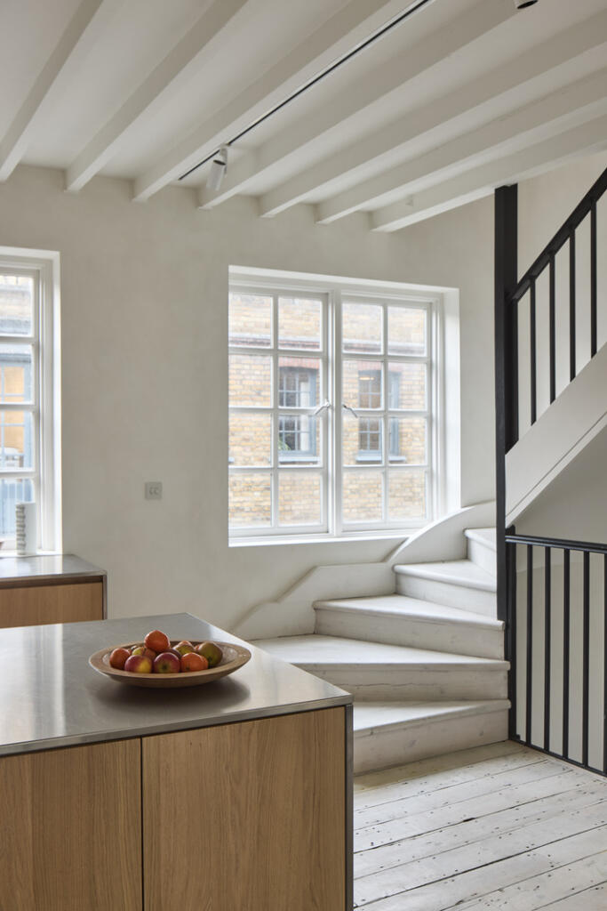 258599 - DGLA1310.jpg