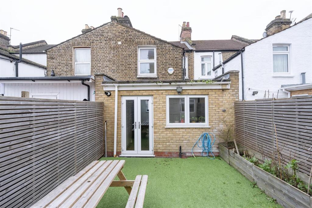 Glenparke Road E7