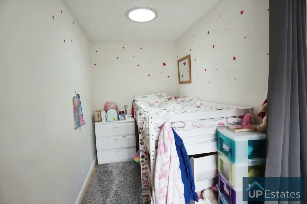 BEDROOM/ STUDY