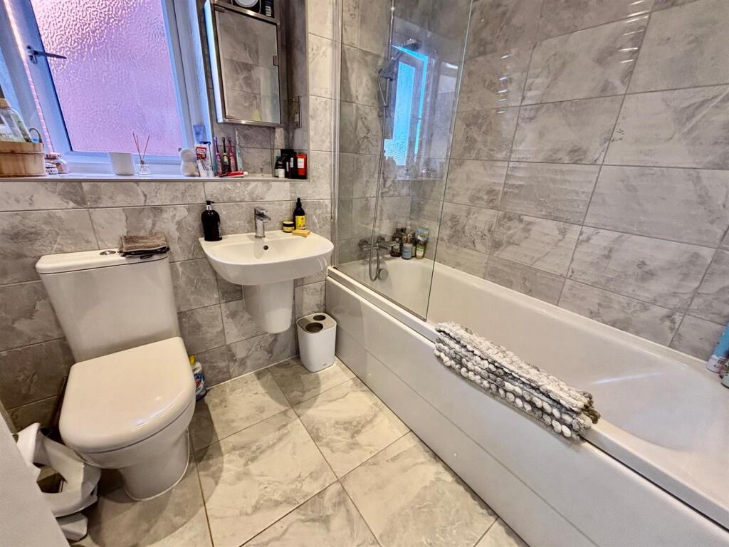 Main Bathroom
