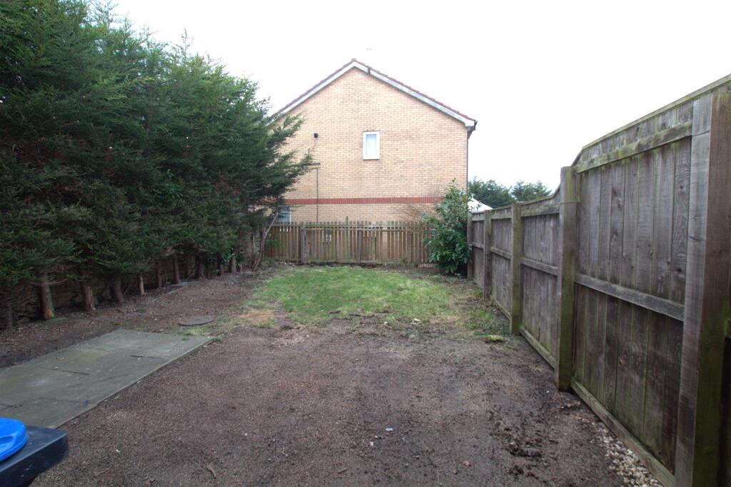 REAR GARDEN.jpg