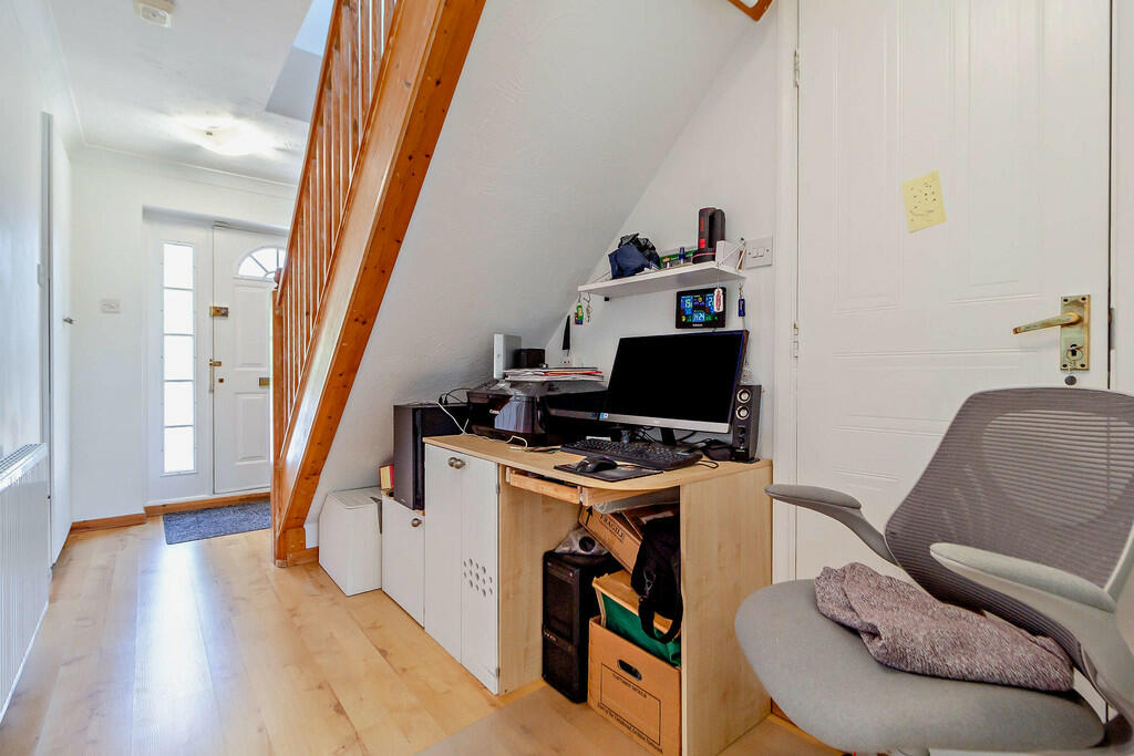 8605761-interior0...