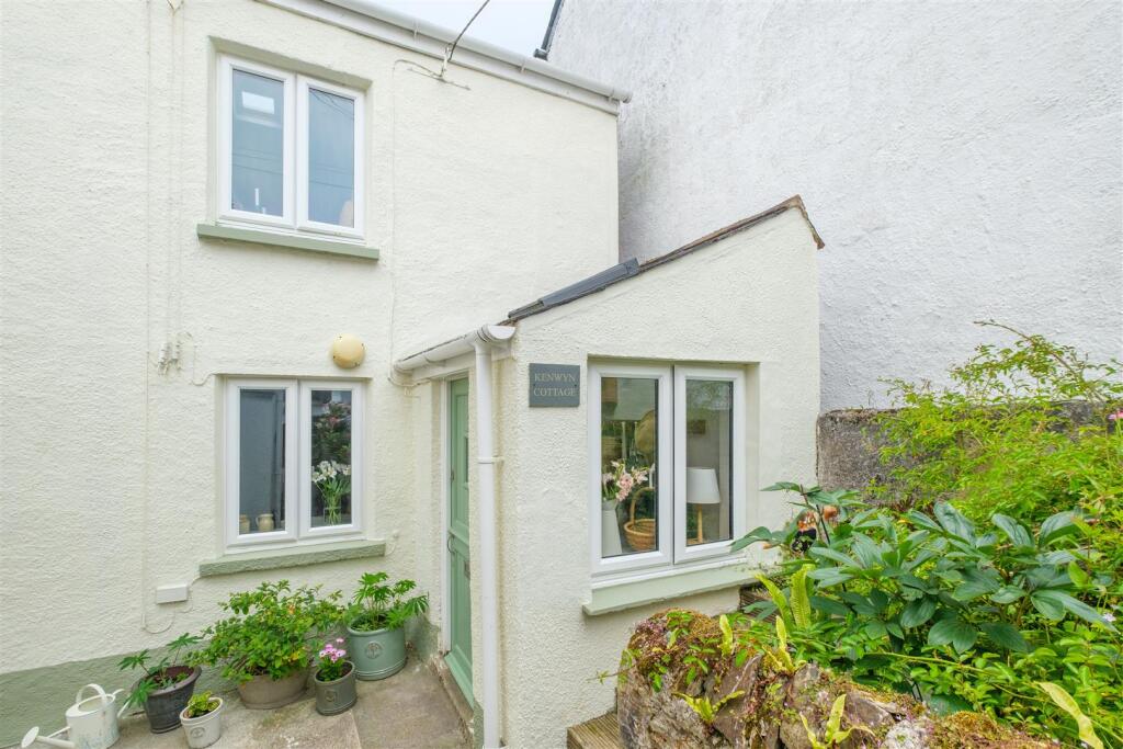 Parry Kenwyn Cottage Crafthole nPhotos-43.jpg