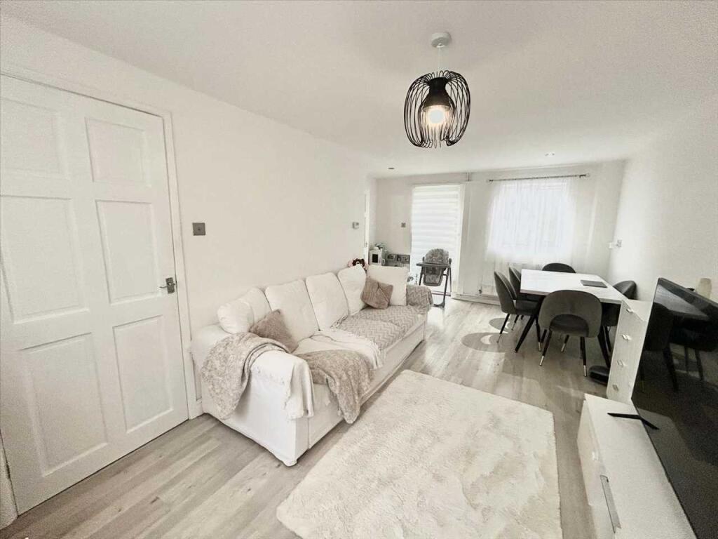 Lounge / Dining Room