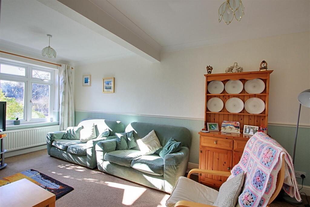 Family Room 1.jpg