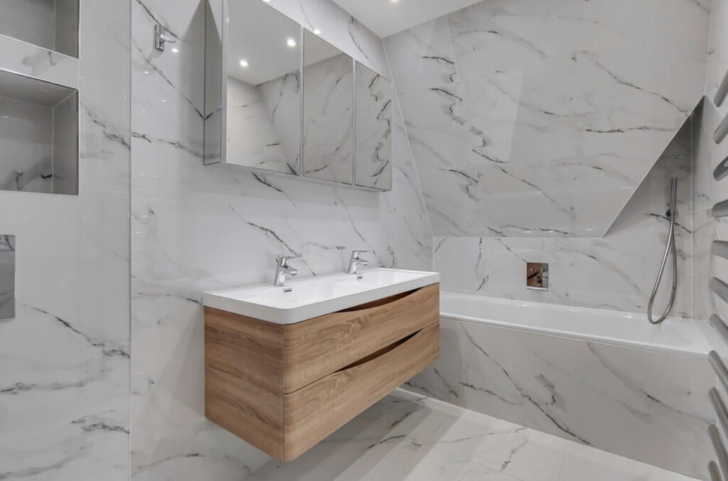 Screenshot 2025-1...