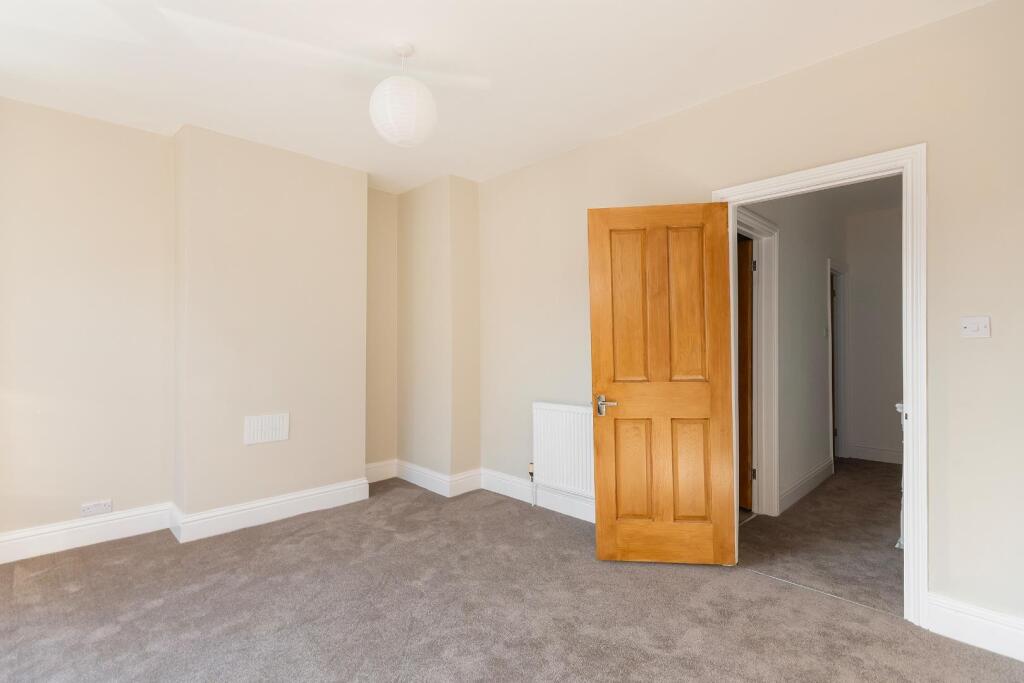 6C4HASG - Bedroom E.jpg