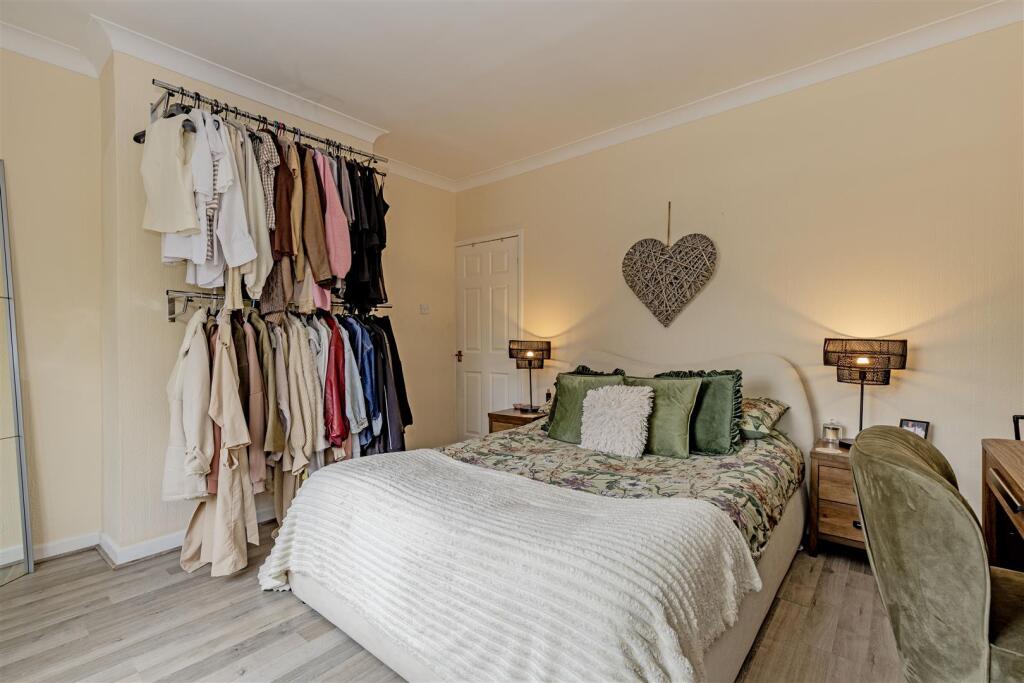 Bedroom 1-3.jpg