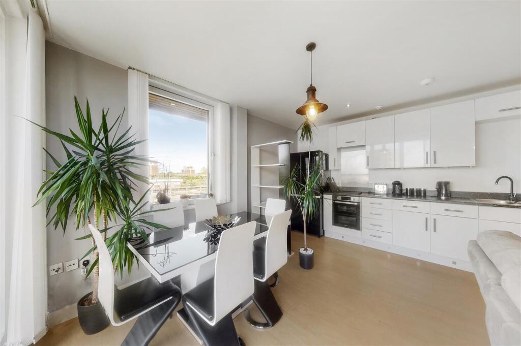 Flat 35, 8 Hillside - 2yOT0QPuFSJ8q831eV1a.jpg