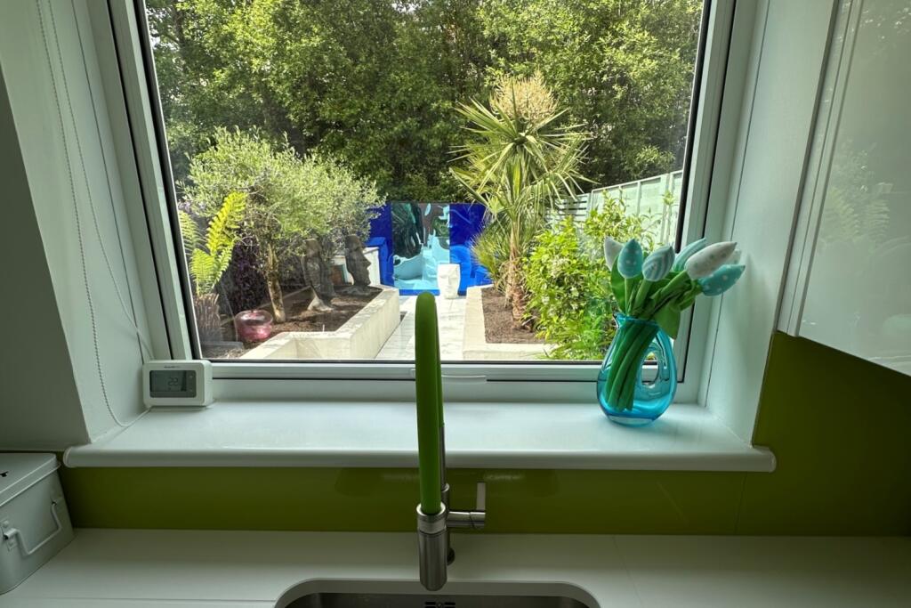 ewemove-ennelclose-kitchenview