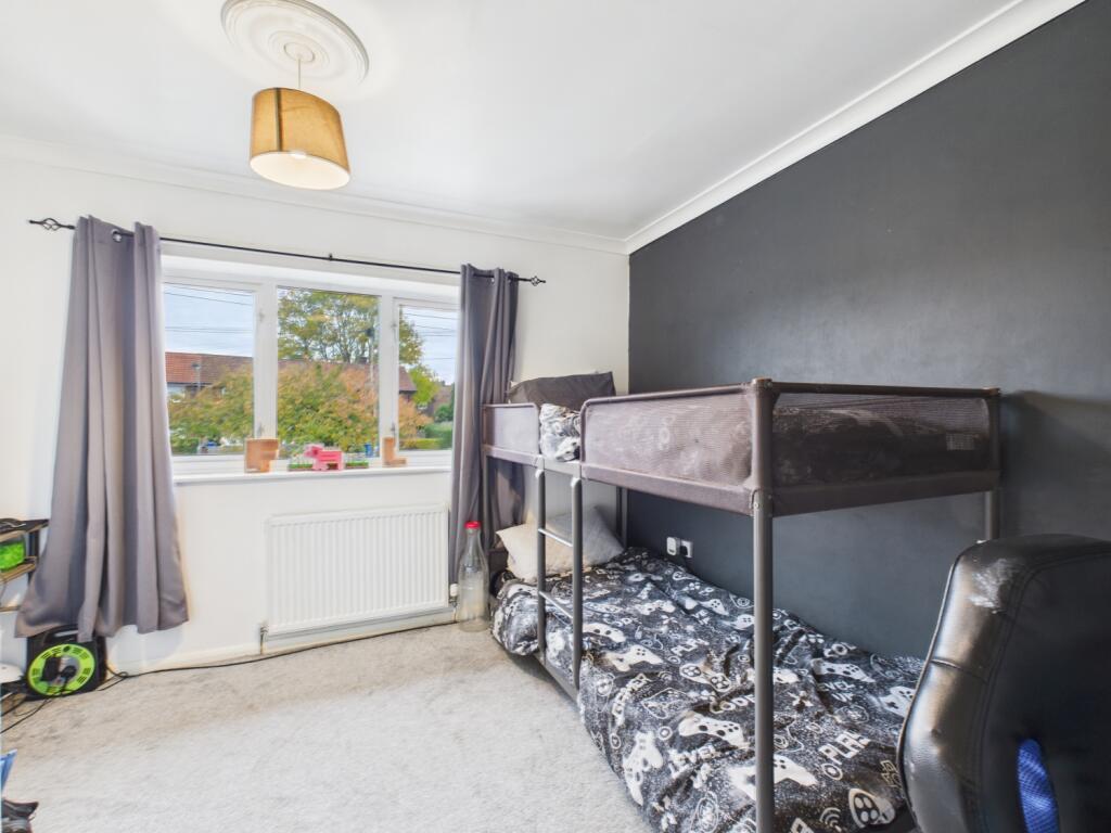 CAM03729G0-PR0158-STILL036