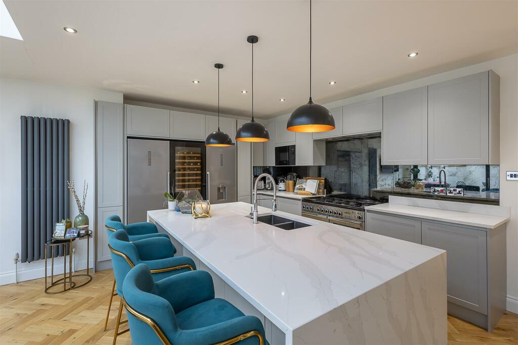 Open Plan Kitchen/Diner &amp; Family Room