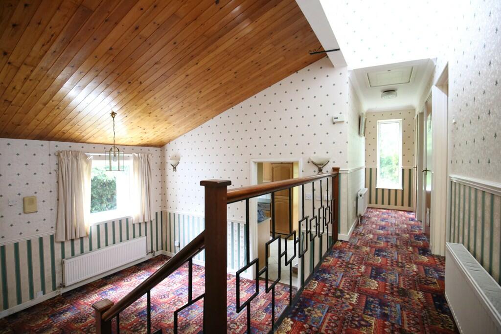 Landing/dining room