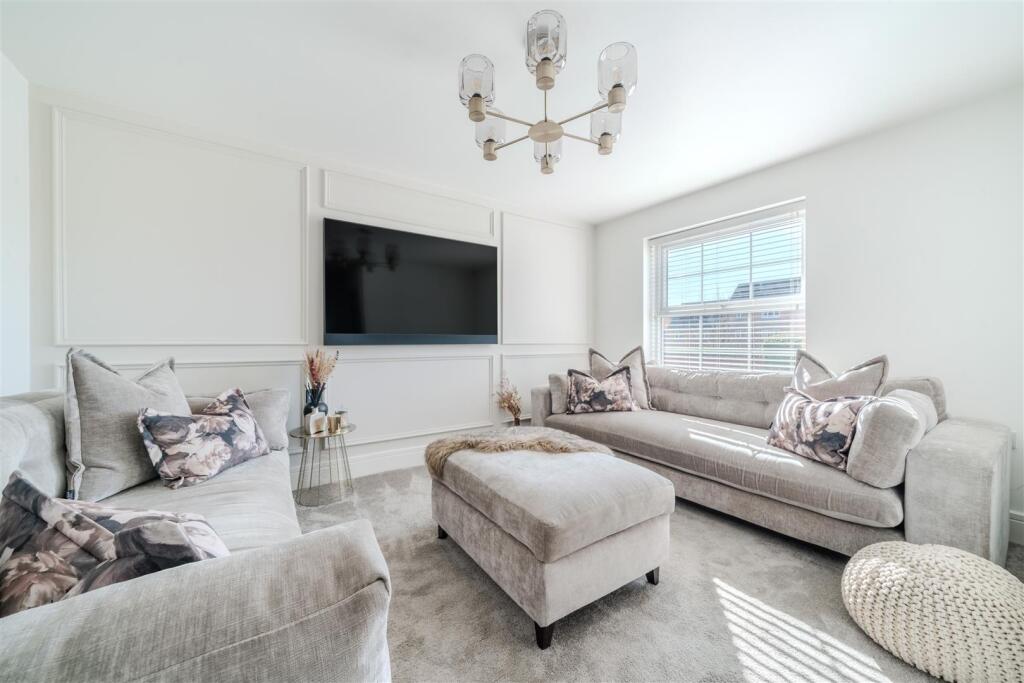 Living Room-2.jpg