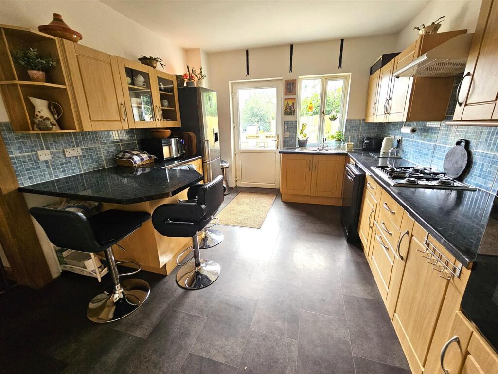 Kitchen Breakfast Room.jpg