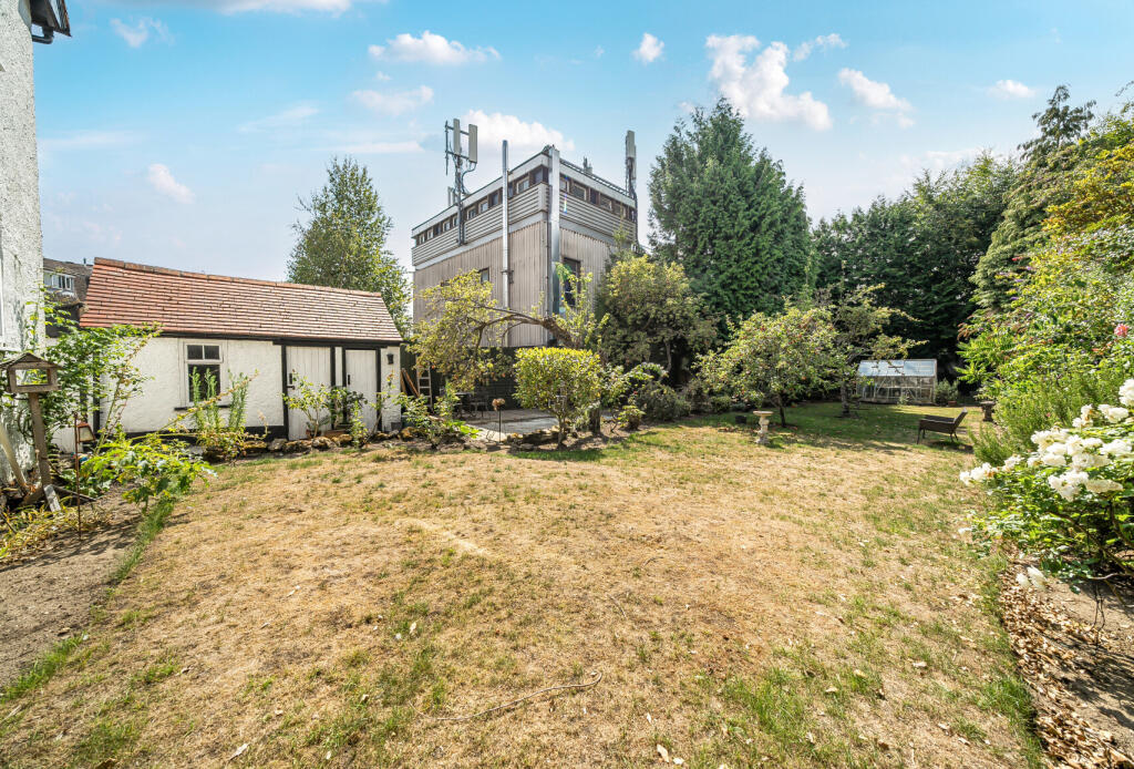 1339859-3-689a2d5...