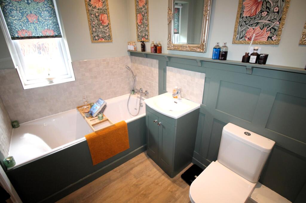 En Suite Bathroom