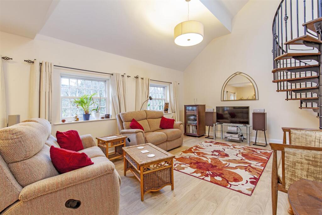 Reception Room-2.jpg