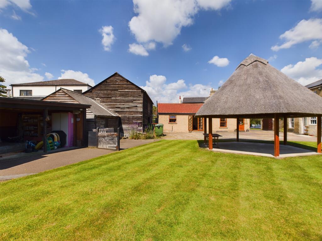 CAM02519G0-PR0134-STILL005