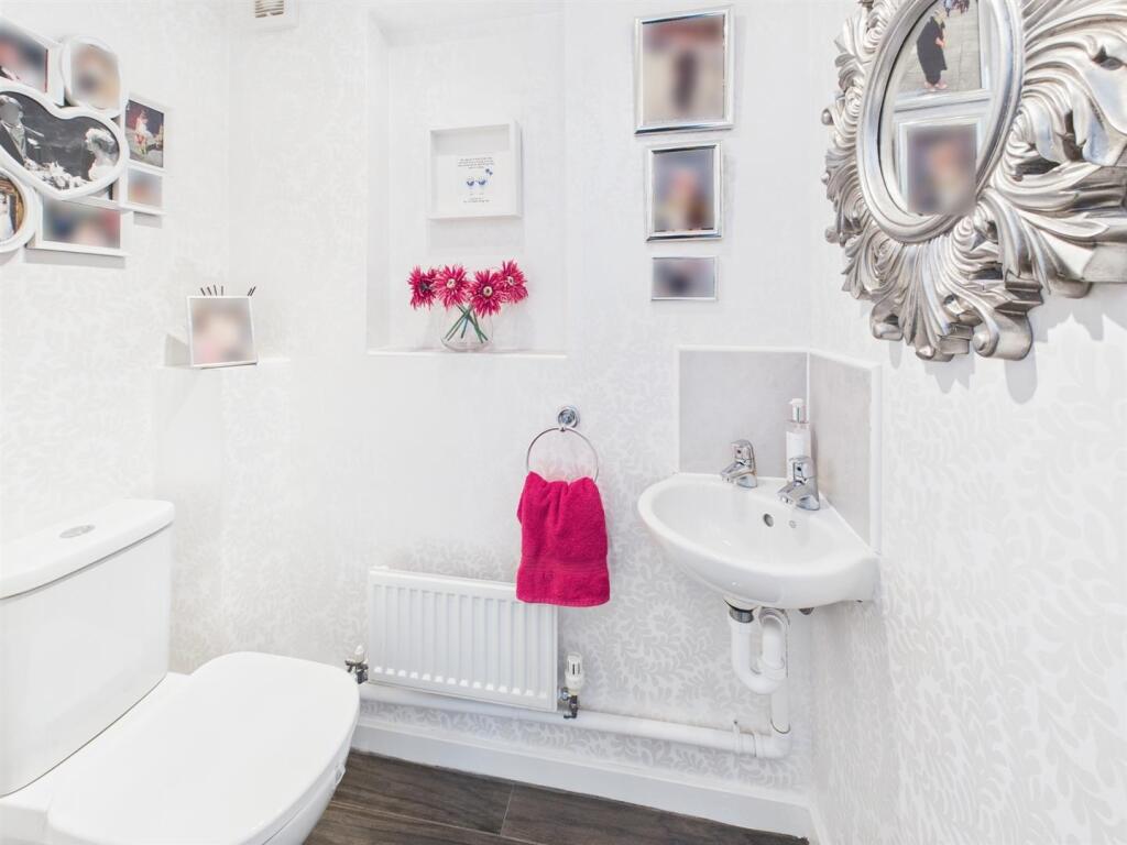 Cloakroom/WC