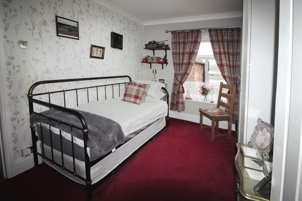 Bedroom 2.JPG