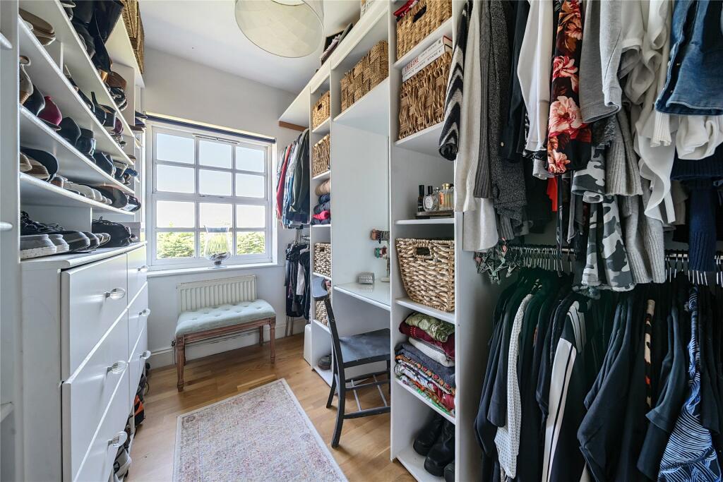 Bedroom/Dressing Rm