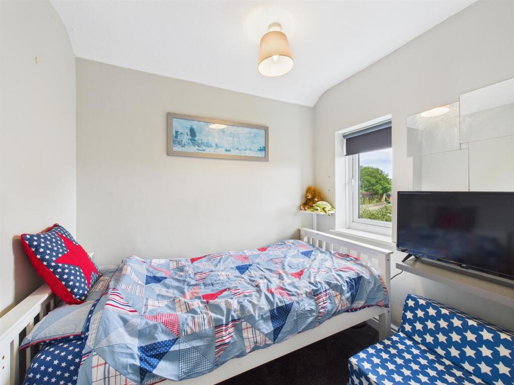 Bedroom: