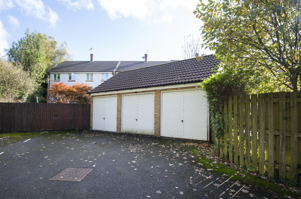 Garage In Block