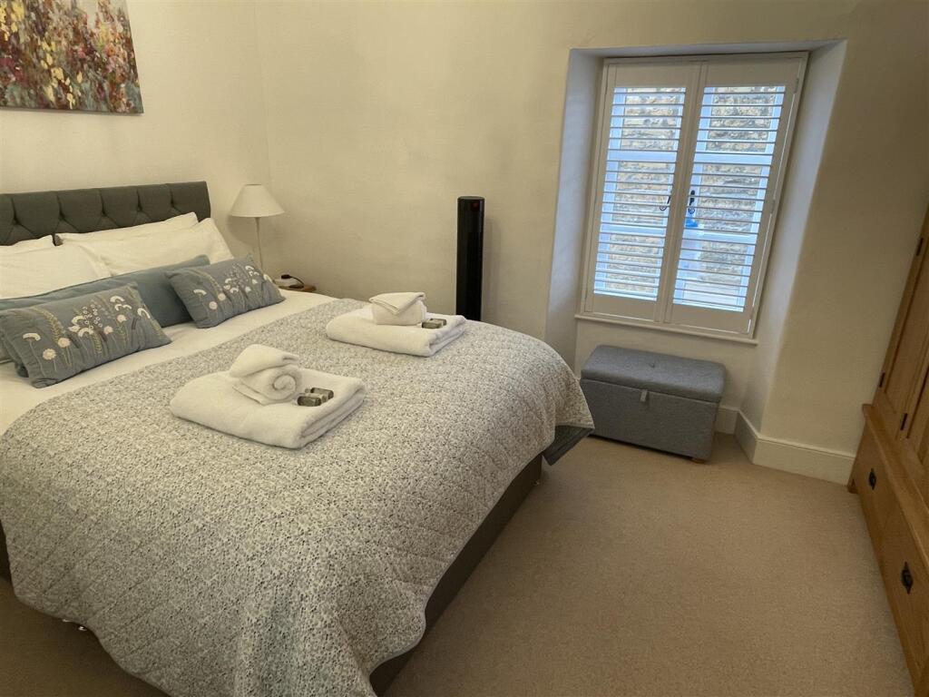 Bedroom 2.JPG