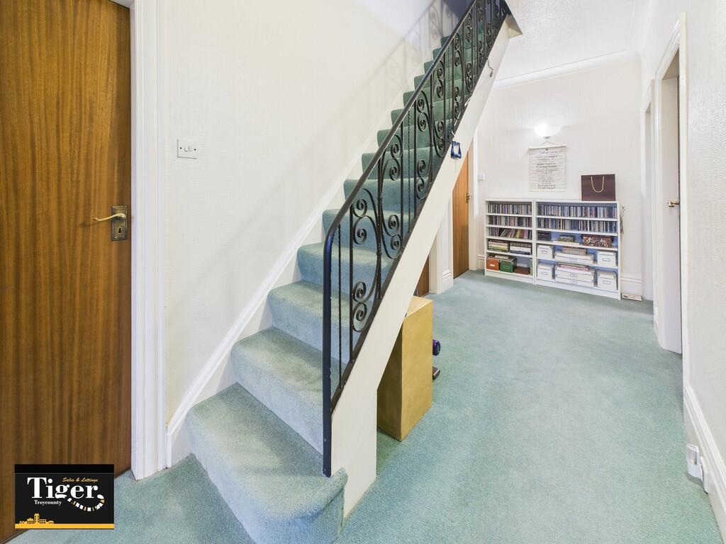 CAM02176G0-PR0745...