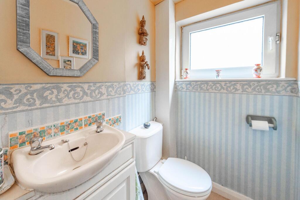 BEDROOMS ANS BATHROOMS