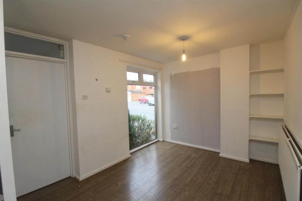 Dining area.JPG
