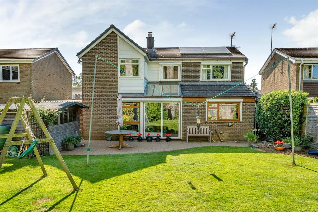 19 Manor Close, Roade