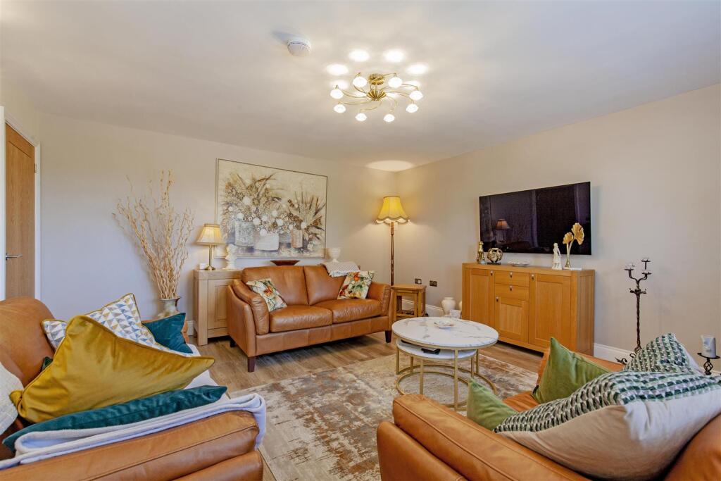 Reception Room-2.jpg
